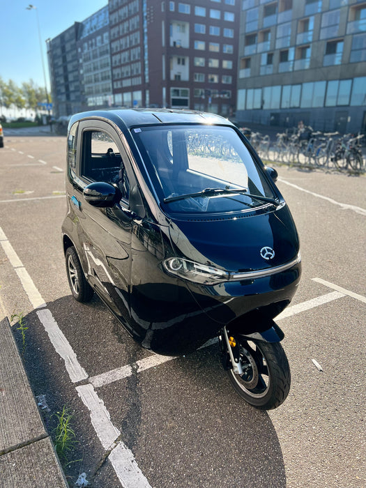 Elektrische overdekte scootmobiel 3 wielen