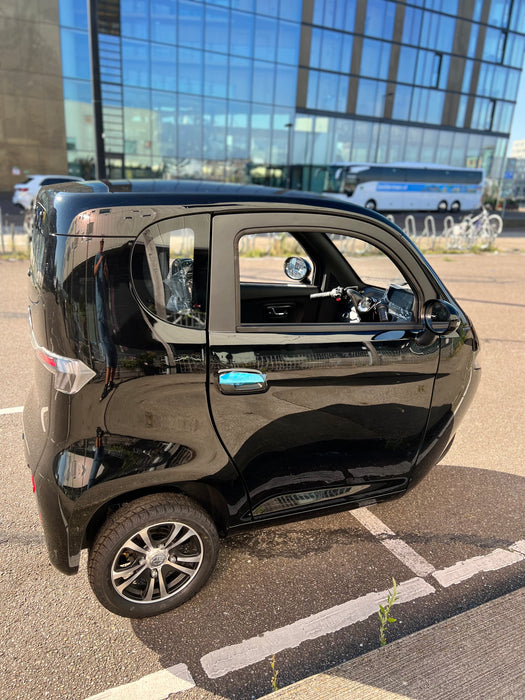 Elektrische overdekte scootmobiel 3 wielen