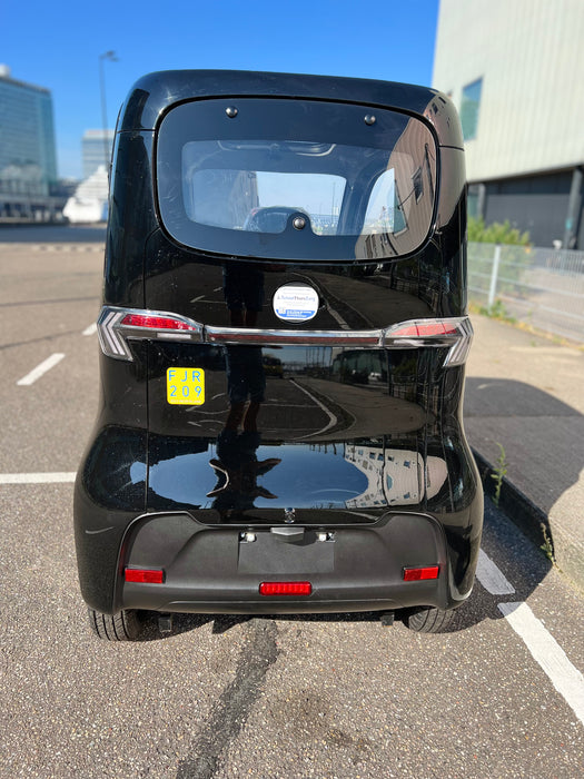 Elektrische overdekte scootmobiel 3 wielen