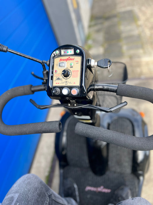 Scootmobiel Mango Lion 4 BLACK EDITION!